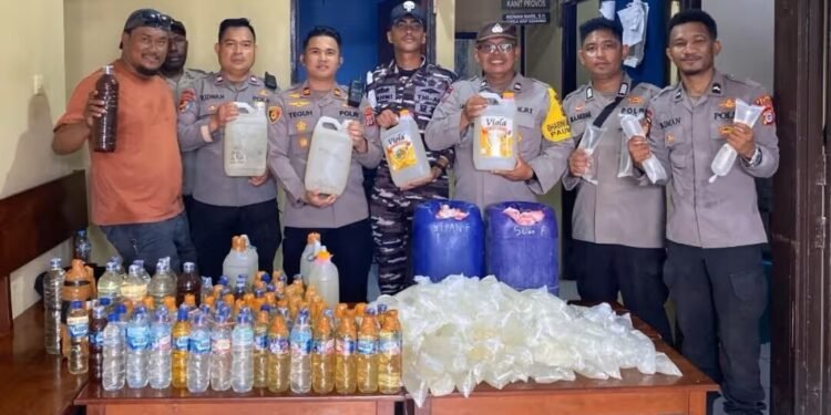 288 Liter Sopi Diamankan dari Penumpang KM Leuser di Pomako