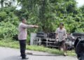 Sopir Diduga Mengantuk, Truk Bermuatan Kayu Terperosok di Jalan Logpond Timika