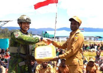 Tembus Medan Ekstrem, Koops TNI Habema Berhasil Salurkan 2 Ton Bantuan di Puncak