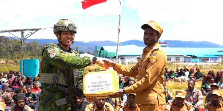 Tembus Medan Ekstrem, Koops TNI Habema Berhasil Salurkan 2 Ton Bantuan di Puncak