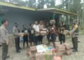 Kapolda Papua Tengah Serahkan Bantuan Duka Kepada Keluarga Korban Pembunuhan di Kwamki Narama