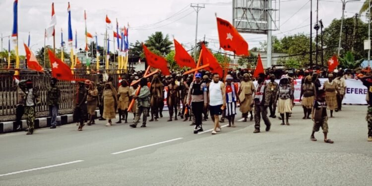 Simpatisan KNPB Lakukan Aksi di Kantor DPRD Mimika 400 Personil Gabungan Disiagakan