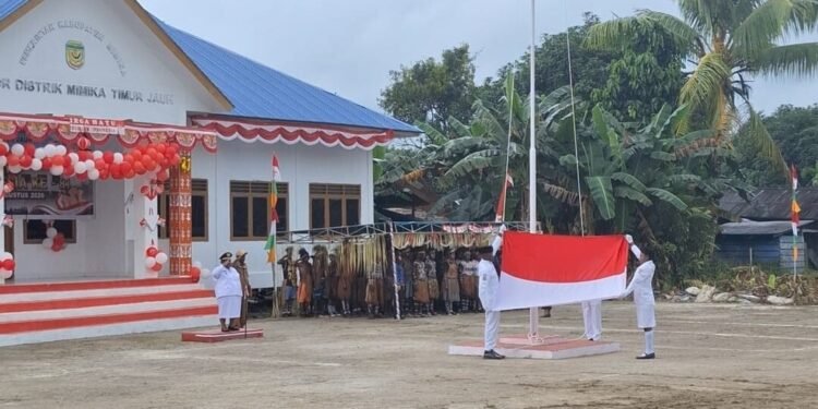 Menggema dari Pesisir Mimika: Semangat ‘Indonesia Berdaulat’ Membakar Upacara HUT RI ke-81 di Manasari