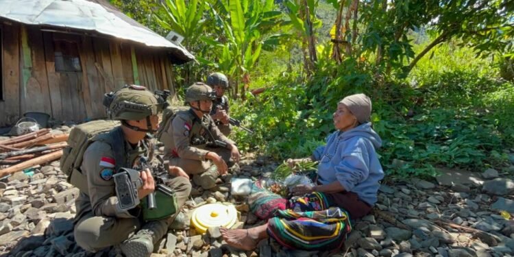 Satgas Kepolisian Operasi Damai Cartenz Perkuat Kehadiran Humanis di Distrik Muara Puncak Jaya