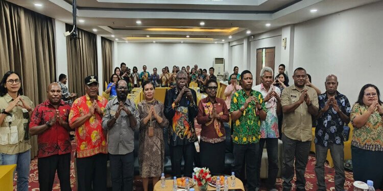 PPKD Mimika Dimutakhirkan, Pemerintah Soroti Ancaman Pudarnya Budaya Lokal