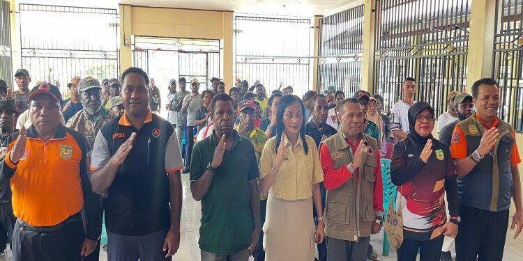 BPBD Mimika Bekali Keluarga di Iwaka Hadapi Ancaman Bencana