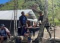 Satgas Damai Cartenz Patroli Jalan Kaki, Sapa dan Berbagi dengan Warga di Muara