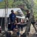 Satgas Damai Cartenz Patroli Jalan Kaki, Sapa dan Berbagi dengan Warga di Muara