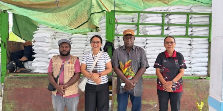 309 Ton Beras Bantuan Pangan Tahap II Disalurkan kepada KPM di Mimika Baru