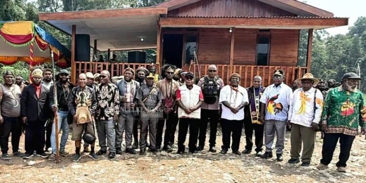 Pemkab Mimika Dukung Penguatan Lembaga Adat Lewat Kantor dan Koperasi Lemasmos