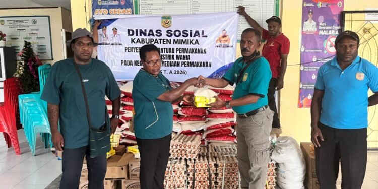 Dinsos Mimika Salurkan 480 Paket Bantuan Pangan Otsus untuk Warga Distrik Wania