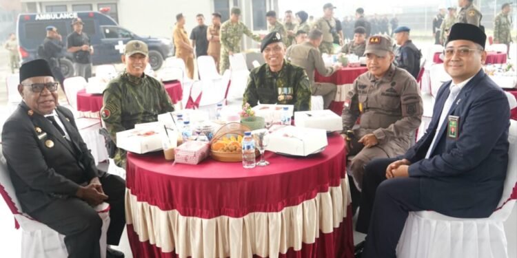 Hadiri Upacara HUT ke-81 TNI di Timika, Wabup Mimika Tekankan Pentingnya Sinergi Jaga Stabilitas