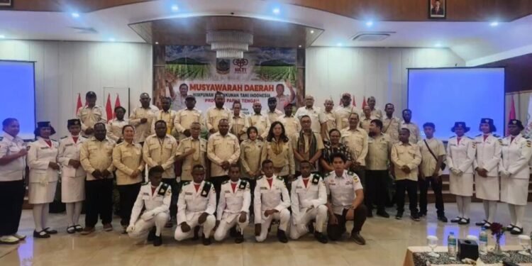 8 DPC HKTI Papua Tengah Dikukuhkan, Pengurus Diminta Fokus pada Kesejahteraan Petani