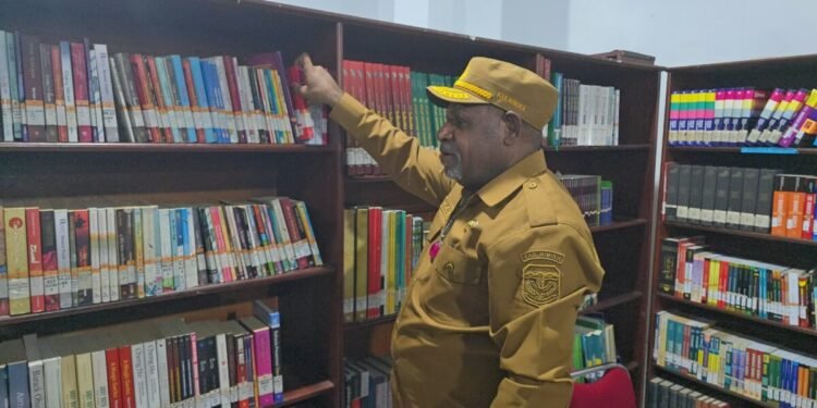 Miliki 6.000 Judul Buku, Perpustakaan Mimika Ajak Masyarakat Tingkatkan Minat Baca